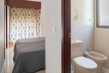 Gemelos Ii-iv מלון 2*